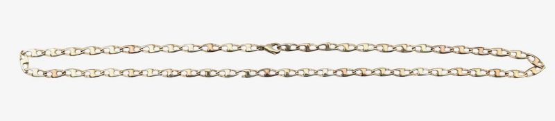 A fancy anchor link chain necklace