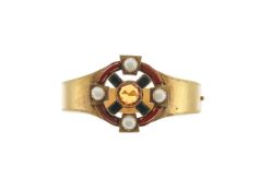 A Victorian Scottish Cairngorm citrine and agate hinged bangle