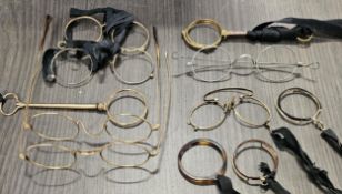 Vintage Gold Coloured Pince-Nez, Etc used unchecked