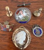 ACCUMULATION OF SUNDRY ITEMS, BROOCH SEALS, COIN, ETC.