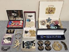 Quantity of Various Costume Jewellery Inc. Butterfly Wing Brooch, Large Crane Brooch Etc used
