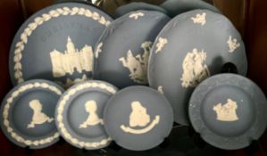 SEVEN PIECES OF WEDGWOOD JASPERWARE POTTERY