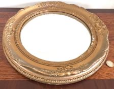 CONVEX CIRCULAR MIRROR WITHIN GILDED FRAME, OVERALL DIAMETER APPROX 40cm