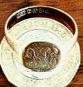 18ct GOLD SIGNET RING, WEIGHT APPROX 4.7g