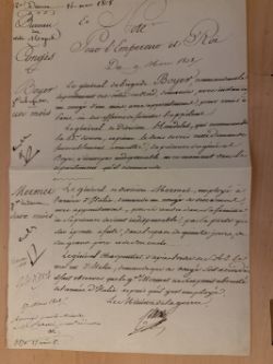 Autograph auction Football, Space, TV/Film, Military, Historic photos, covers and books.