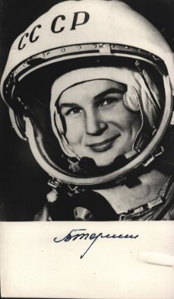 LIVE AUTOGRAPH AUCTION SPORT,MUSIC ENTERTAINMENT ,MILITARY AND COLLECTABLES