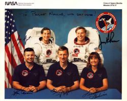 LIVE AUTOGRAPH AUCTION SPORT,MUSIC ENTERTAINMENT ,MILITARY AND COLLECTABLES