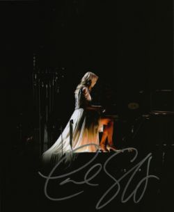LIVE AUTOGRAPH AUCTION SPORT,MUSIC ENTERTAINMENT ,MILITARY AND COLLECTABLES
