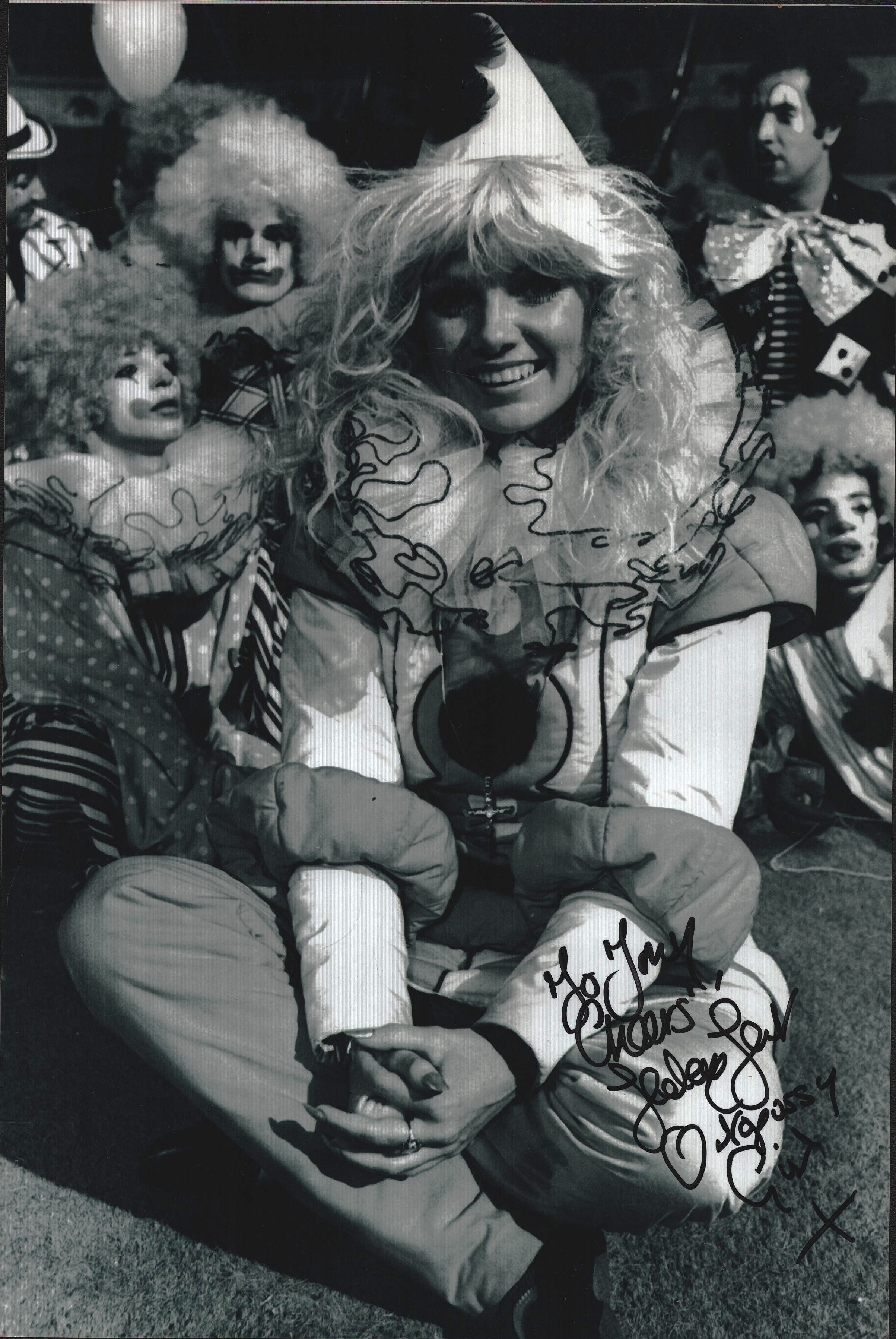 Helen Hunt signed 12x8inch black and white photo. Dedicated.