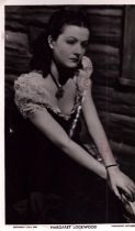 Margaret Lockwood signed 6x4 black and white photo signed on reverse