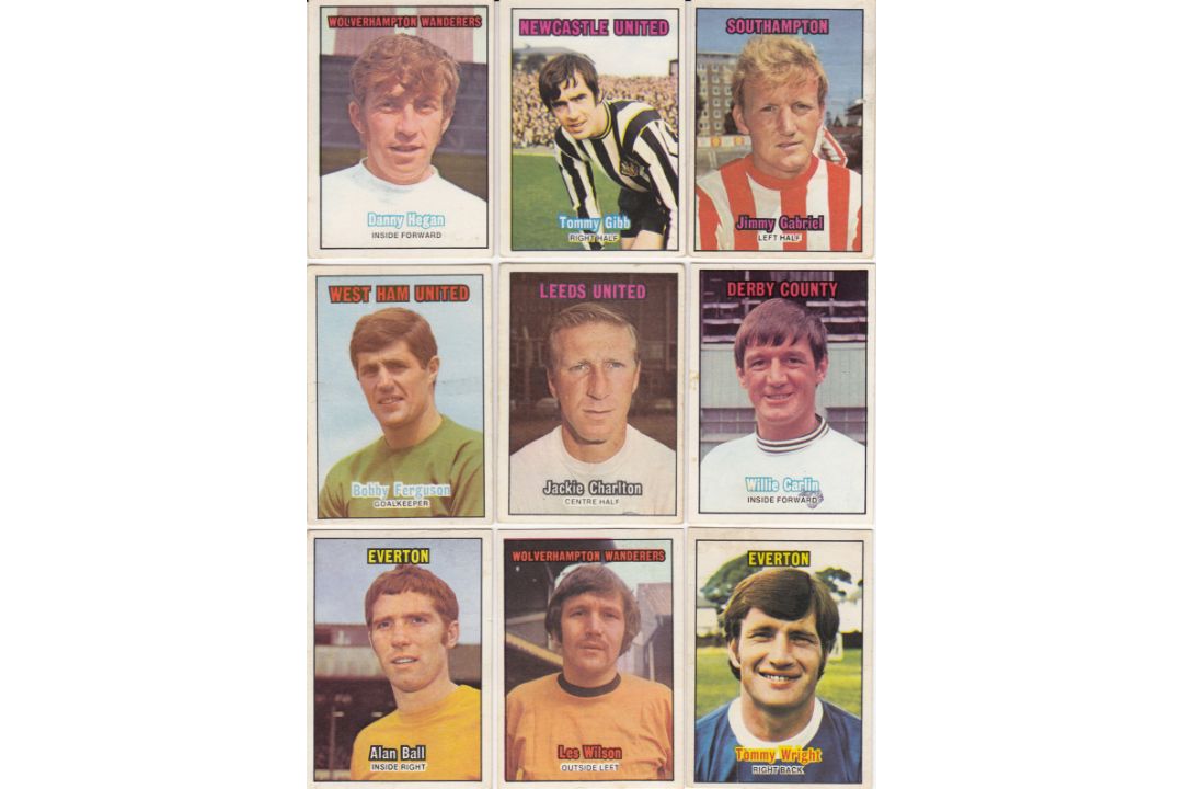 Lot of A & BC 1970/71 Trade Cards ; A superb lot of 105 trading cards issued by A & BC from their 19 - Image 2 of 2
