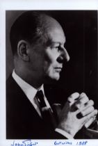 John Gielgud signed 7x5 inch black and white photo