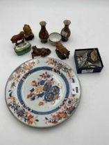 A small Chinese enamel tea bowl a pair of miniature Chinese vases (one damaged) and other oddments