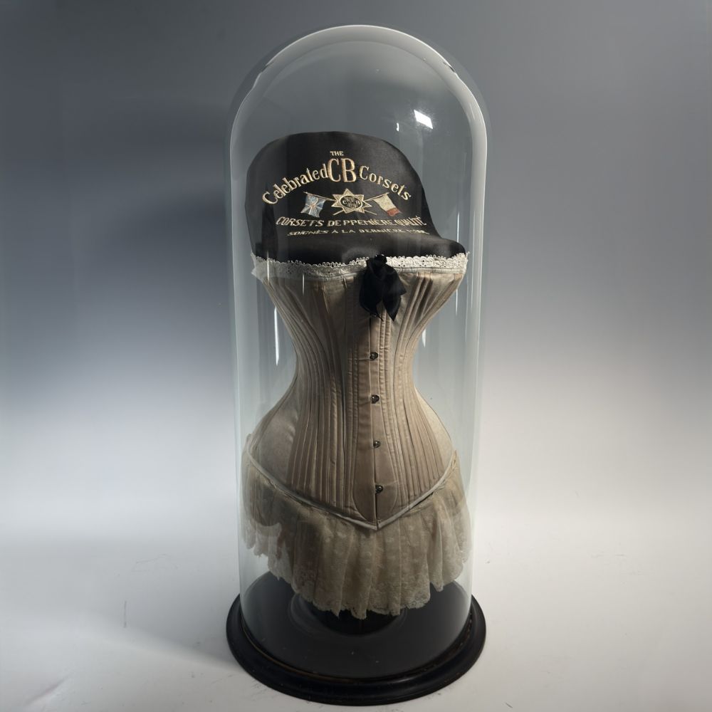 Good Antiques & 20th Century Design: Furniture, Clocks,  Decorative Pictures and Ceramics, Objects, Rugs & Garden Statuary