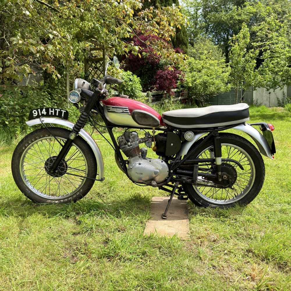 Collectors Items, including Vintage Motorcycles & Cars, Model Railways & Steam Engines, Pens, Medals, Militaria, Books, Toys, Vinyl Records etc