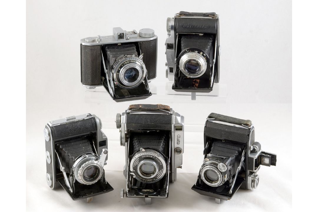 A Rare Minolta Auto Semi CRF Camera. Plus an Olympus Six & other cameras. - Bild 1 aus 4