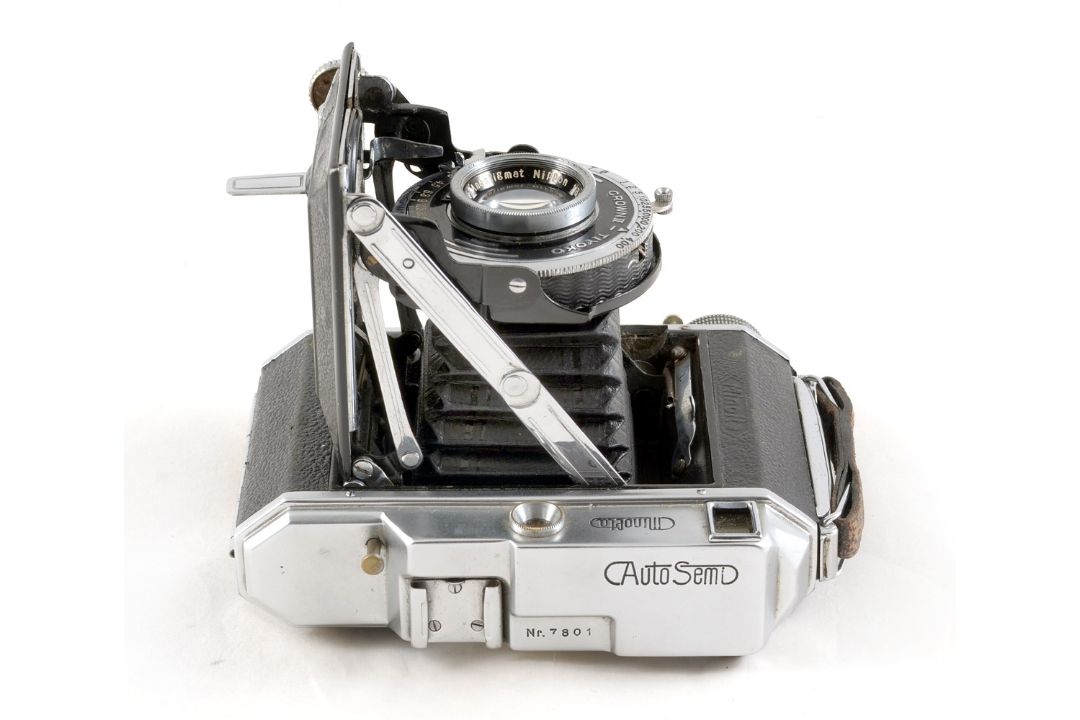 A Rare Minolta Auto Semi CRF Camera. Plus an Olympus Six & other cameras. - Bild 3 aus 4