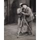 Photographer Unknown (XX) Cecil Beaton on Set, c.1975 - Bild 1 aus 8