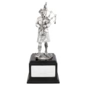 Birmingham 1990 by DRT (untraced) An Elizabeth II sterling silver figure of King’s Own Scottish Bord