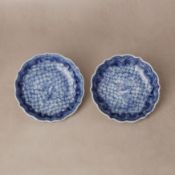 A pair of Chinese blue and white 'crane' dishes, Qing dynasty, Shunzhi period 清順治 青花雲鶴紋盤一對 | Santos