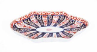 A Worcester Queen Charlotte pattern spoon tray