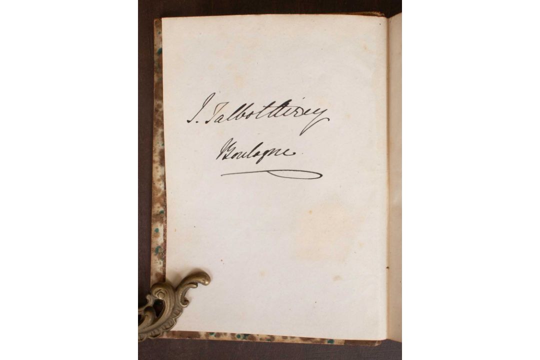 [Bindings] - Image 3 of 3