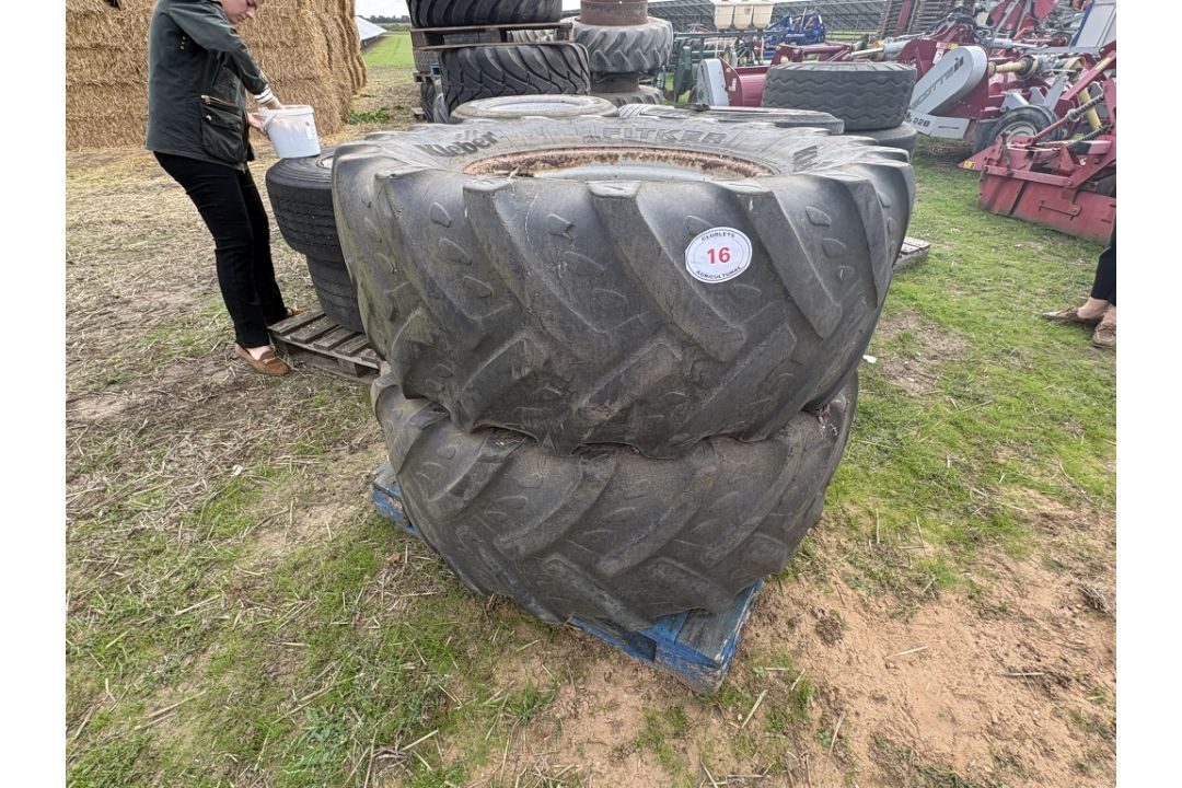 Pair of 10 Stud Rims with 480/70 R28 Tyres