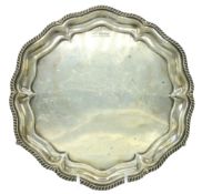 A 1930 Sheffield silver salver by Walker & Hall, 3