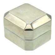 A sterling silver ring box, 42mm deep x 38mm wide
