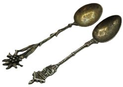 Two continental silver collectors spoons, 19.3g