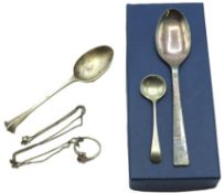 A small 1880 London silver teaspoon by Holland, So