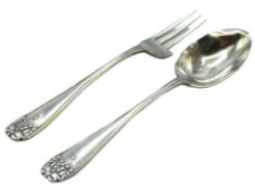 A 1927 London silver christening set, both a/f, 43