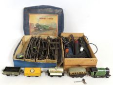 A Triang tinplate clockwork train set with box & t