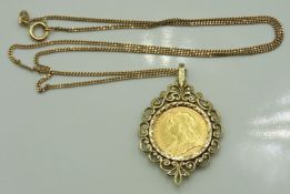 A 9ct gold chain & mount with 1899 Victoria full g