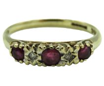 A 9ct gold ring set with ruby & diamond, 1.7g, siz