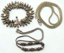 A selection of silver & white metal jewellery incl