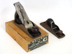 A boxed Stanley no. 4 plane twinned with an unboxe