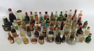 A quantity of approx. 60 alcoholic miniatures