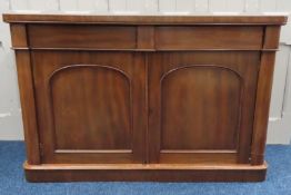 A Victorian mahogany chiffonier sideboard, 1370mm