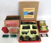 A Hornby 0 gauge tin plate clockwork railway set w
