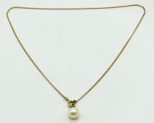 A 9ct gold necklace with cultured pearl pendant, 3