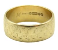 A 9ct gold band, 4.6g, size M