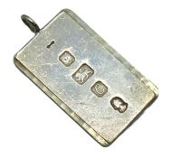 A 1977 London sliver ingot pendant, 40mm x 25mm, 30.3g