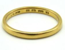 An 1867 22ct gold band, 4g, size Q