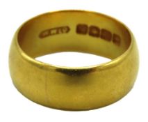 A 22ct gold band, dating to 1916, 8.6g, size O