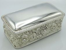 A 1902 Edwardian Sheffield silver box of decorativ
