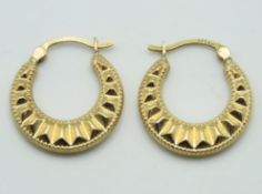A pair of 9ct gold hoop earrings, 20mm drop, 1.4g