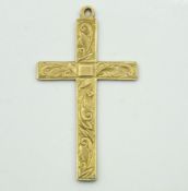 A 9ct gold cross with chased decor, 37mm drop, 1.4