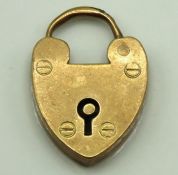A 9ct gold bracelet padlock, 20mm x 14mm, 2.2g