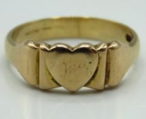 A 9ct gold heart shaped signet ring, 5.2g, size T/